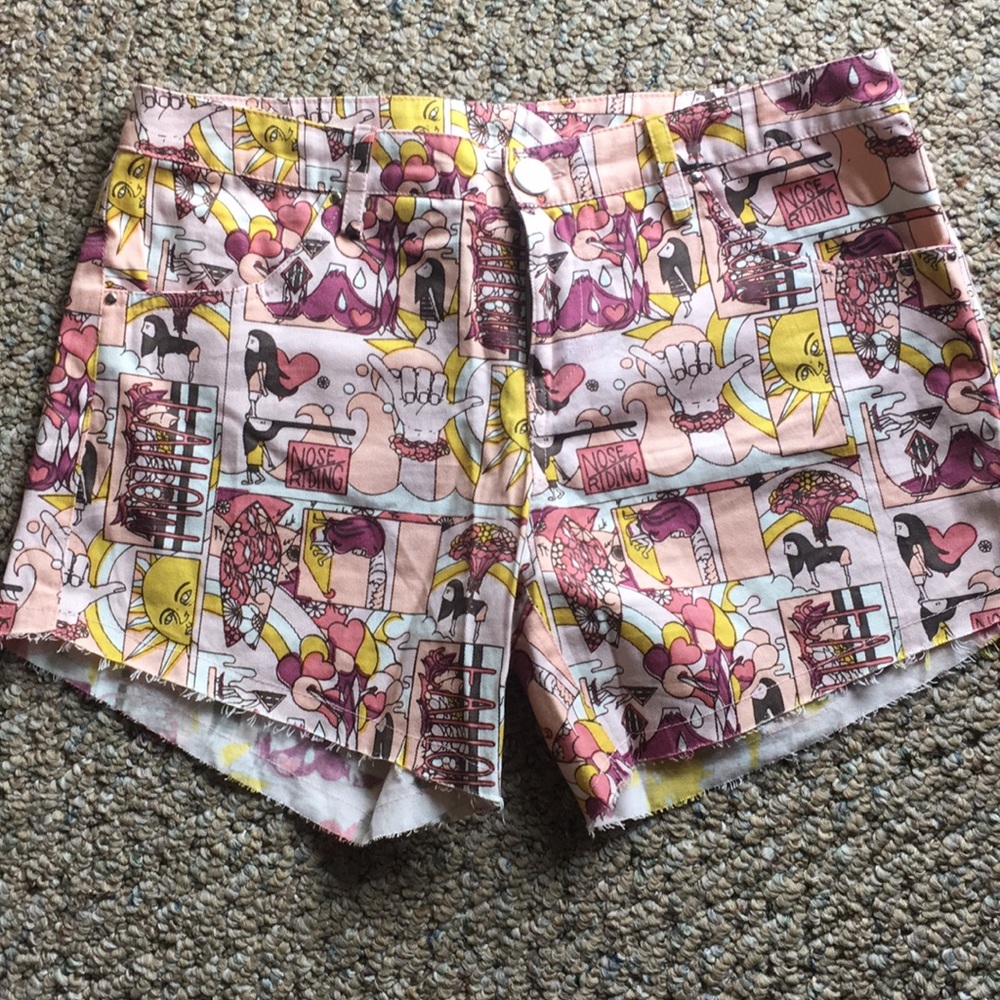 Tallow surf-wear shorts
